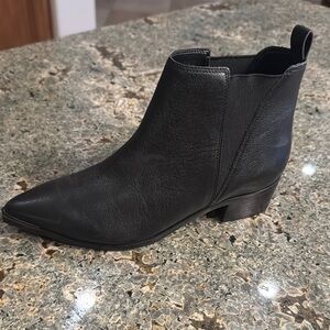 Marc Fisher Black Ankle Booties with Elastic Panels never worn great for fall